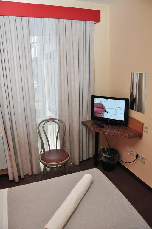 Afrit 28 Hotel Heusden-Zolder Room photo