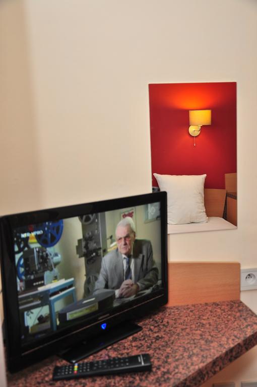 Afrit 28 Hotel Heusden-Zolder Room photo